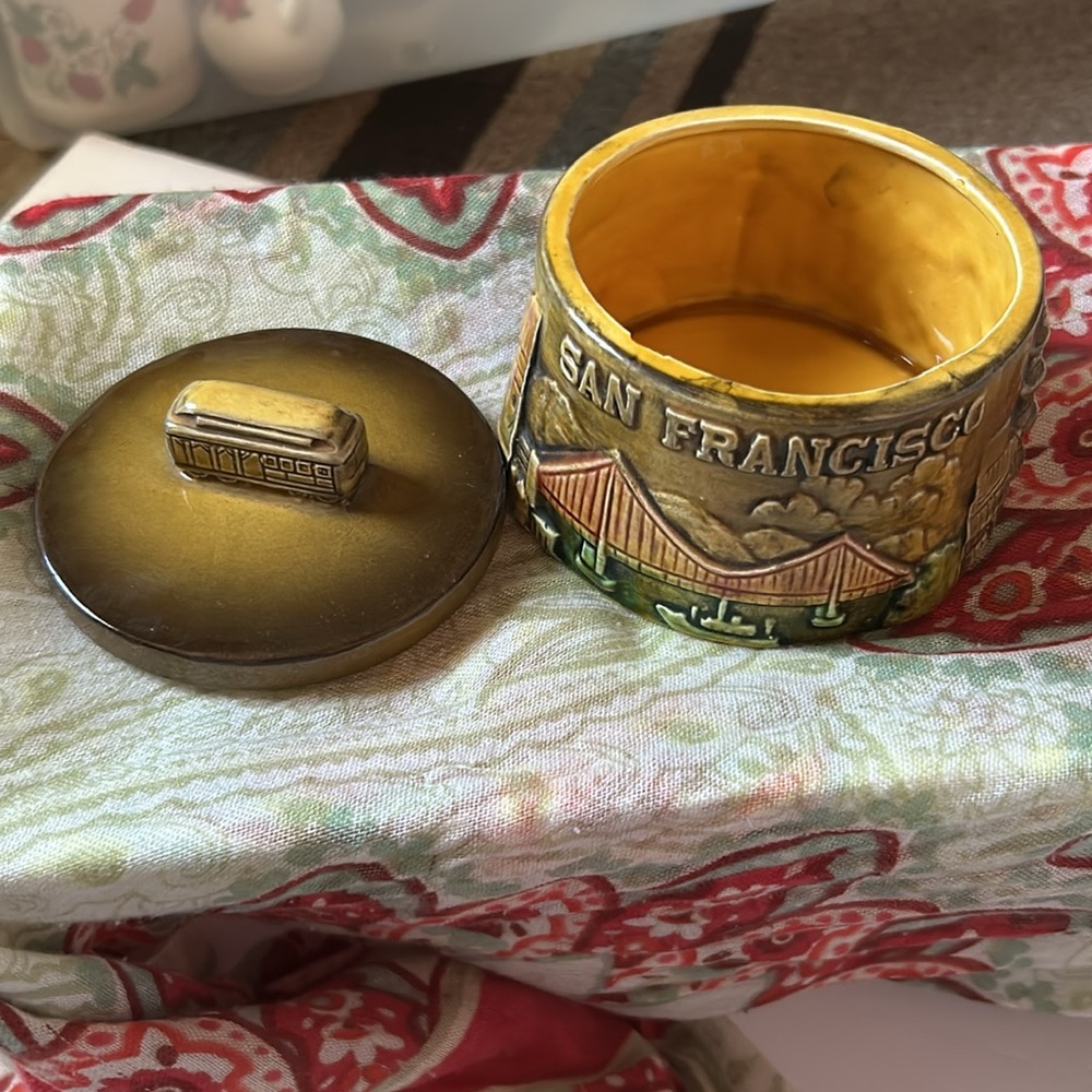 Vintage San Francisco Pot with Lid different Landmarks